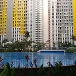 Modern and Comfortable 2BR Springlake Summarecon Bekasi Apartment By Travelio