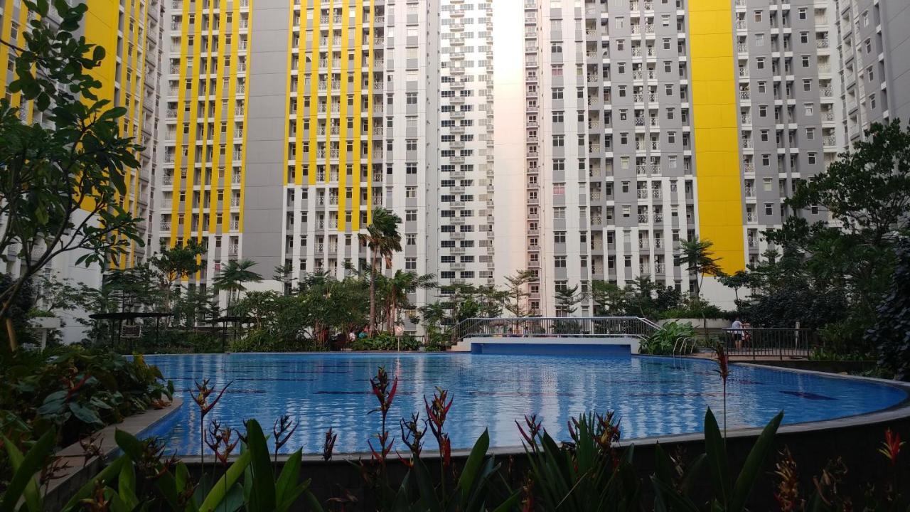 Modern And Comfortable 2br Springlake Summarecon By Travelio * Bekasi