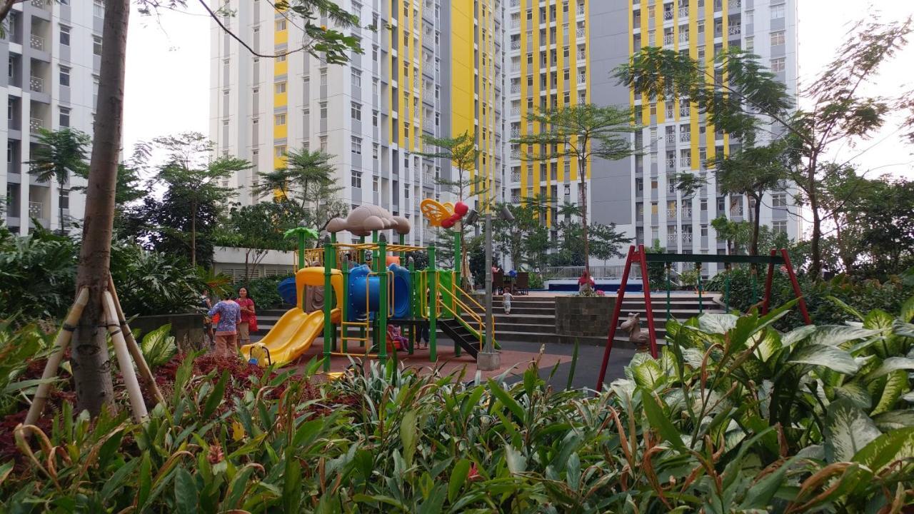 Modern And Comfortable 2br Springlake Summarecon By Travelio Apartemen Bekasi